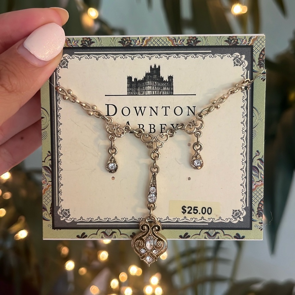 DOWNTOWN ABBEY Crystal Drops Gold Necklace NWT